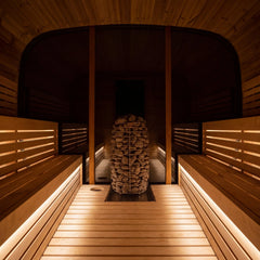 LED-Beleuchtung unter den Sitzbaenken der Sauna Aava